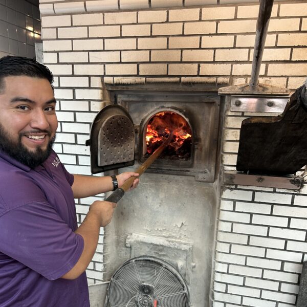 Manager of Frank Pepe pizza.